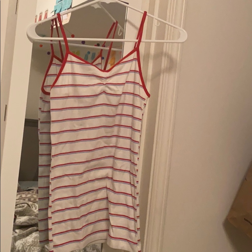 2 camisoles
